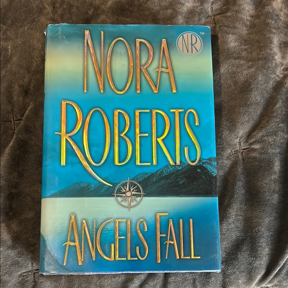 Nora Roberts 'Angels Fall' Book